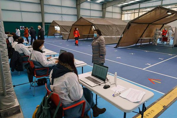 Centro de testes rápidos de Covid-19 em Burgos, no norte da Espanha Centro de testes rápidos de Covid-19 em Burgos, no norte da Espanha