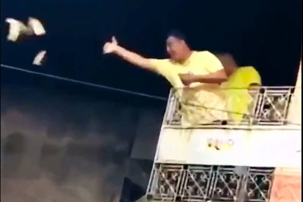 Vice-prefeito de Joaquim Nabuco (PE), Eraldo Veloso (MDB), foi flagrado jogando dinheiro para o povo ao comemorar vitória nas eleições