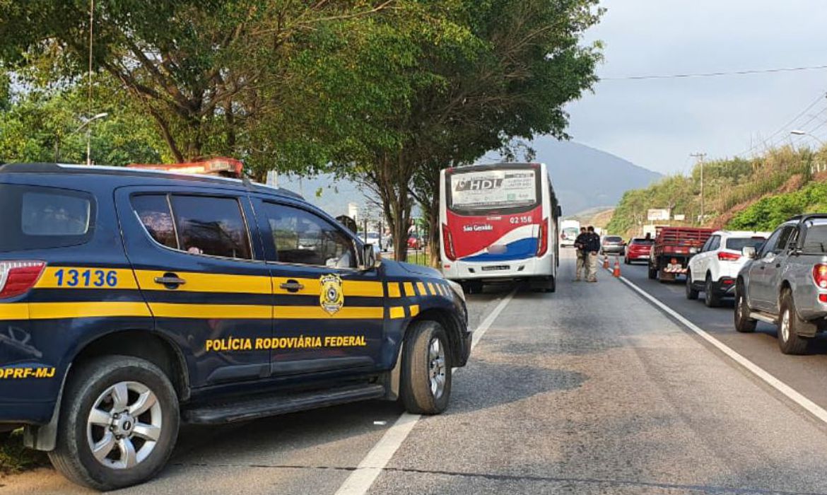 Foram registrados 858 acidentes nas estradas federais do país Foram registrados 858 acidentes nas estradas federais do país