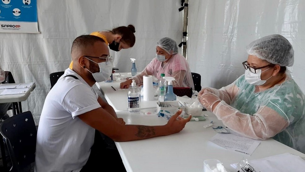 Testagem de professores da rede particular de ensino do DF