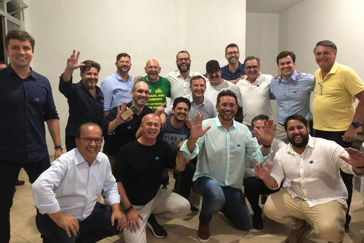 O presidente Jair Bolsonaro participa de evento com o apresentador Ratinho O presidente Jair Bolsonaro participa de evento com o apresentador Ratinho