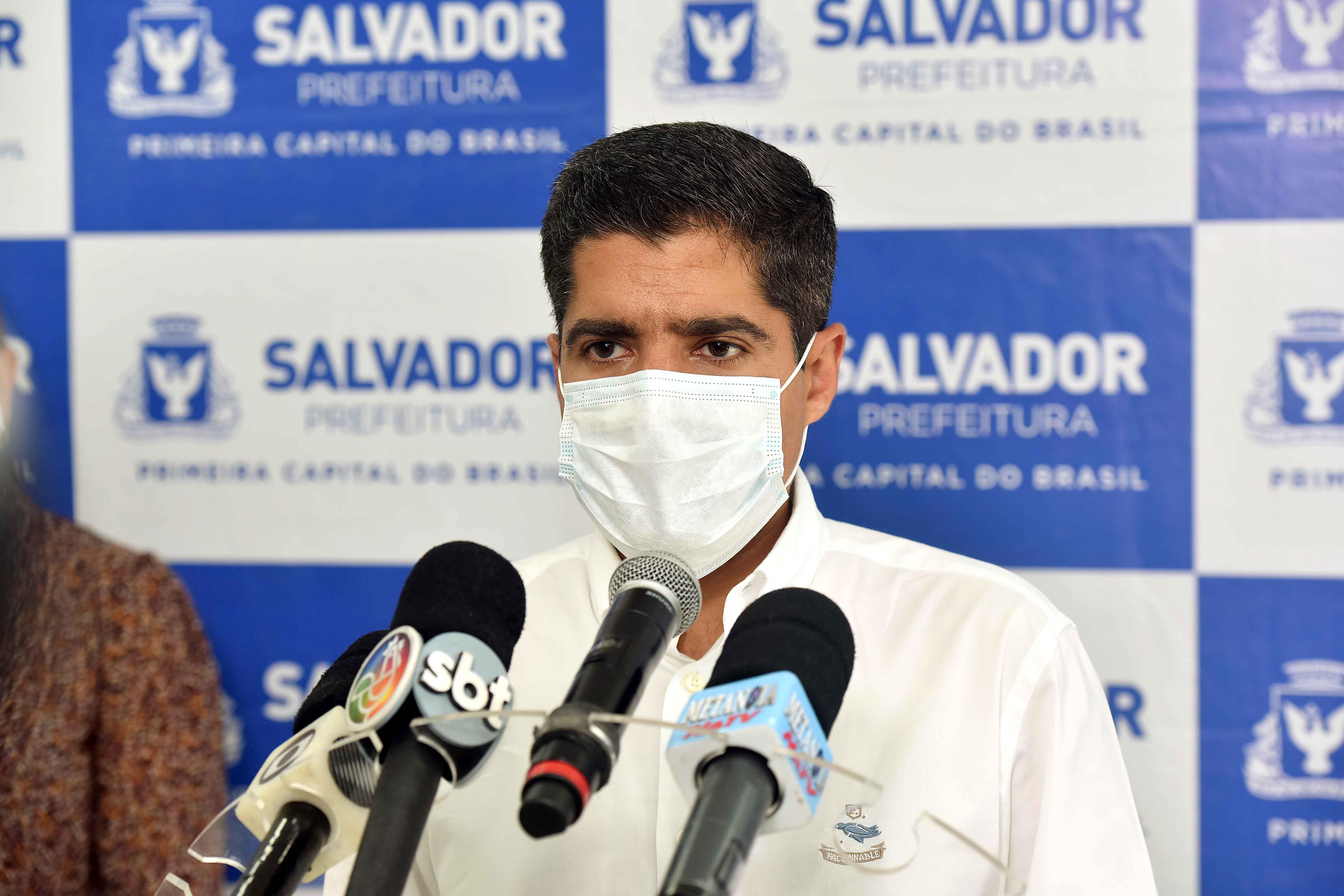 Na imagem, o prefeito de Salvador, ACM Neto, do DEM