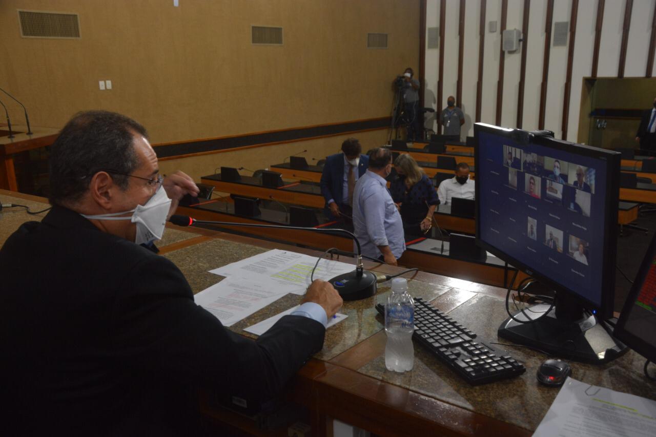 Presidente da ALBA diz que "sem vacina, medidas restritivas continuam"