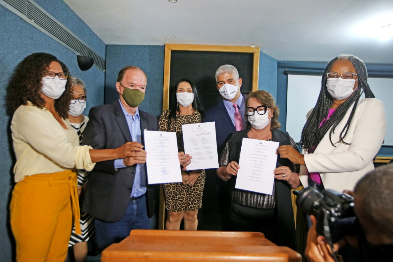 O Protocolo de Feminicídio, documento que vai apresentar orientações, diretrizes e linhas de atuação para o aprimoramento, foi assinado nesta quinta