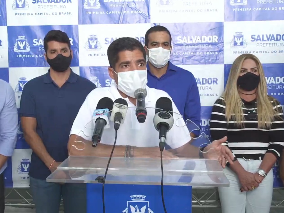Na imagem, o prefeito de Salvador, ACM Neto, do DEM