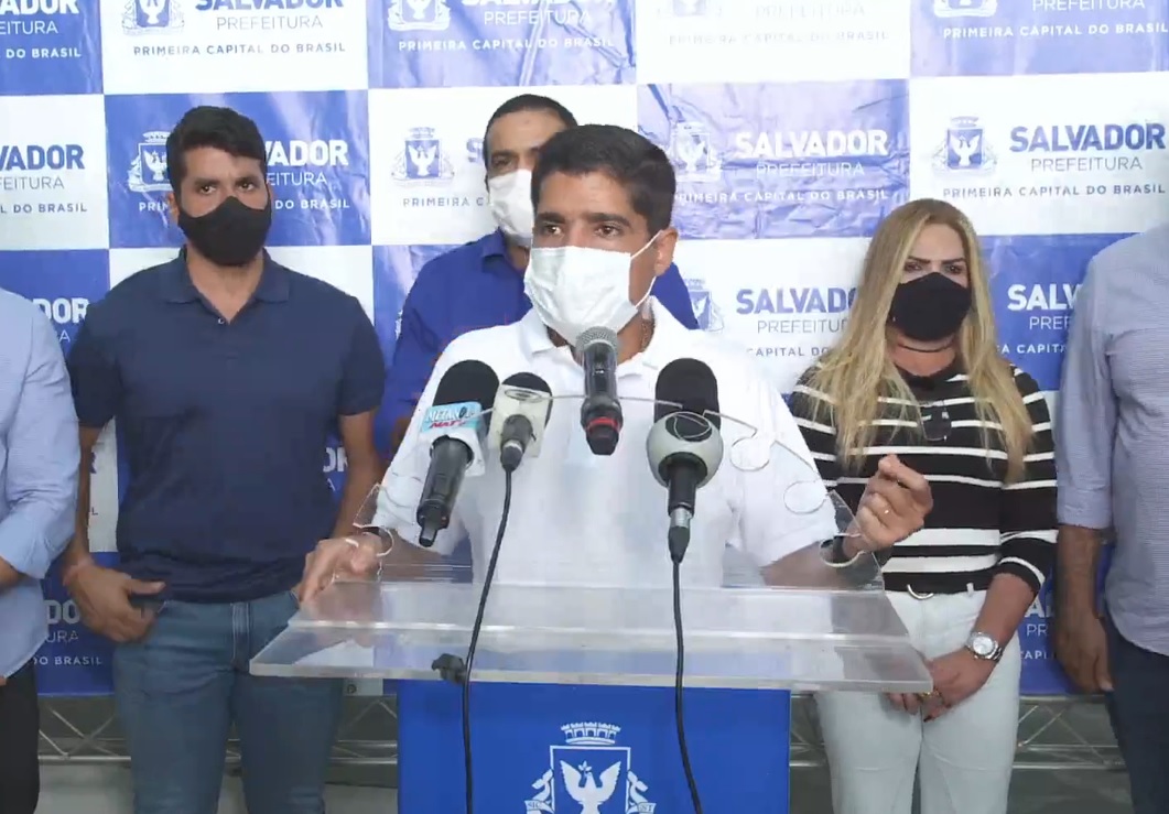 Na imagem, o prefeito de Salvador, ACM Neto, do DEM