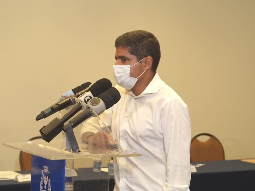 Na imagem, o prefeito de Salvador, ACM Neto, do DEM