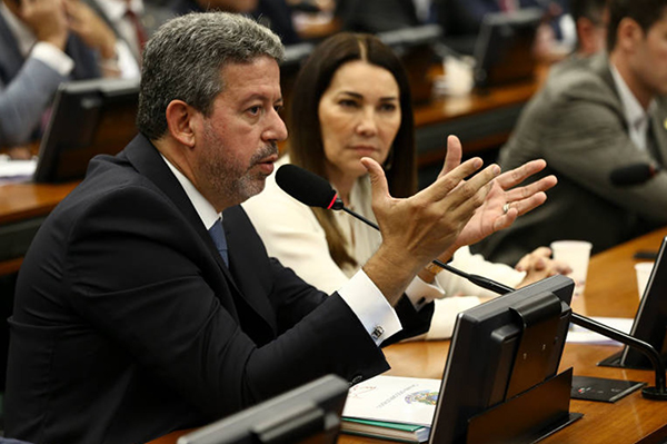 Pelas redes sociais, o deputado, que concorre à presidência da Câmara, reforçou ainda seu compromisso com o teto de gastos