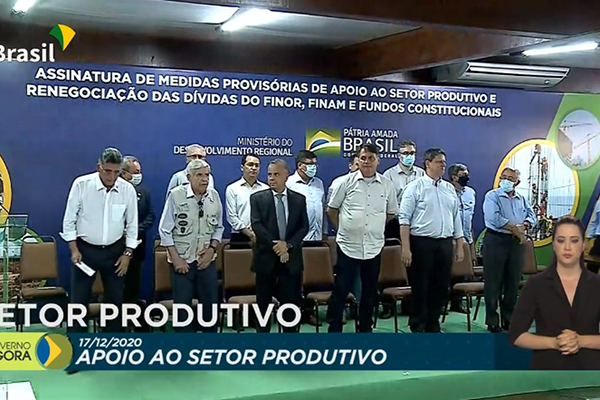 Bolsonaro visita Porto Seguro para assinar medidas provisórias de renegociação de dívidas