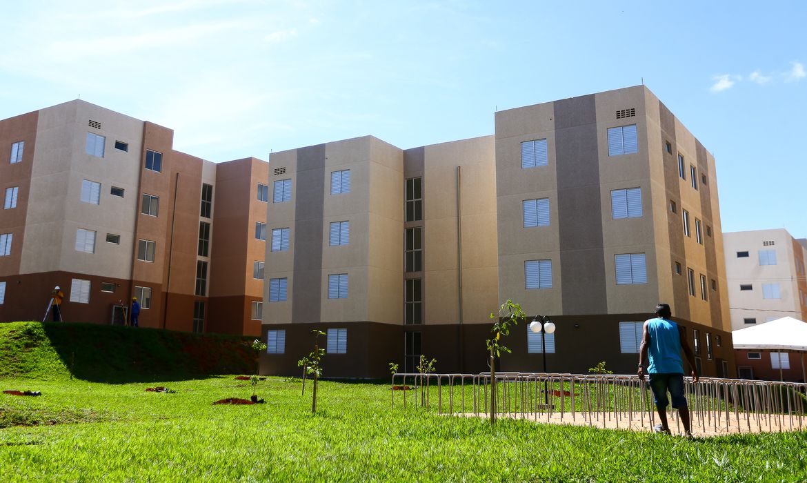 Kratochwill pondera ainda que há casos de pessoas que “alugam seu próprio apartamento para morar em outro alugado” Kratochwill pondera ainda que há casos de pessoas que “alugam seu próprio apartamento para morar em outro alugado”