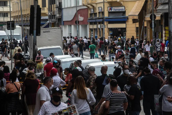 Comercio de rua na cidade de São Paulo Comercio de rua na cidade de São Paulo