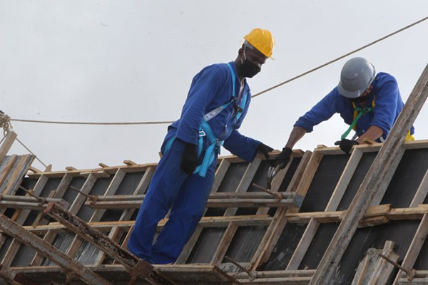 Falta de mão de obra e tributação mais alta travam industrialização da construção civil