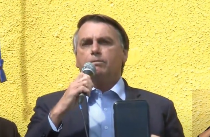 Bolsonaro espera que uso experimental possa ser autorizado pela Anvisa