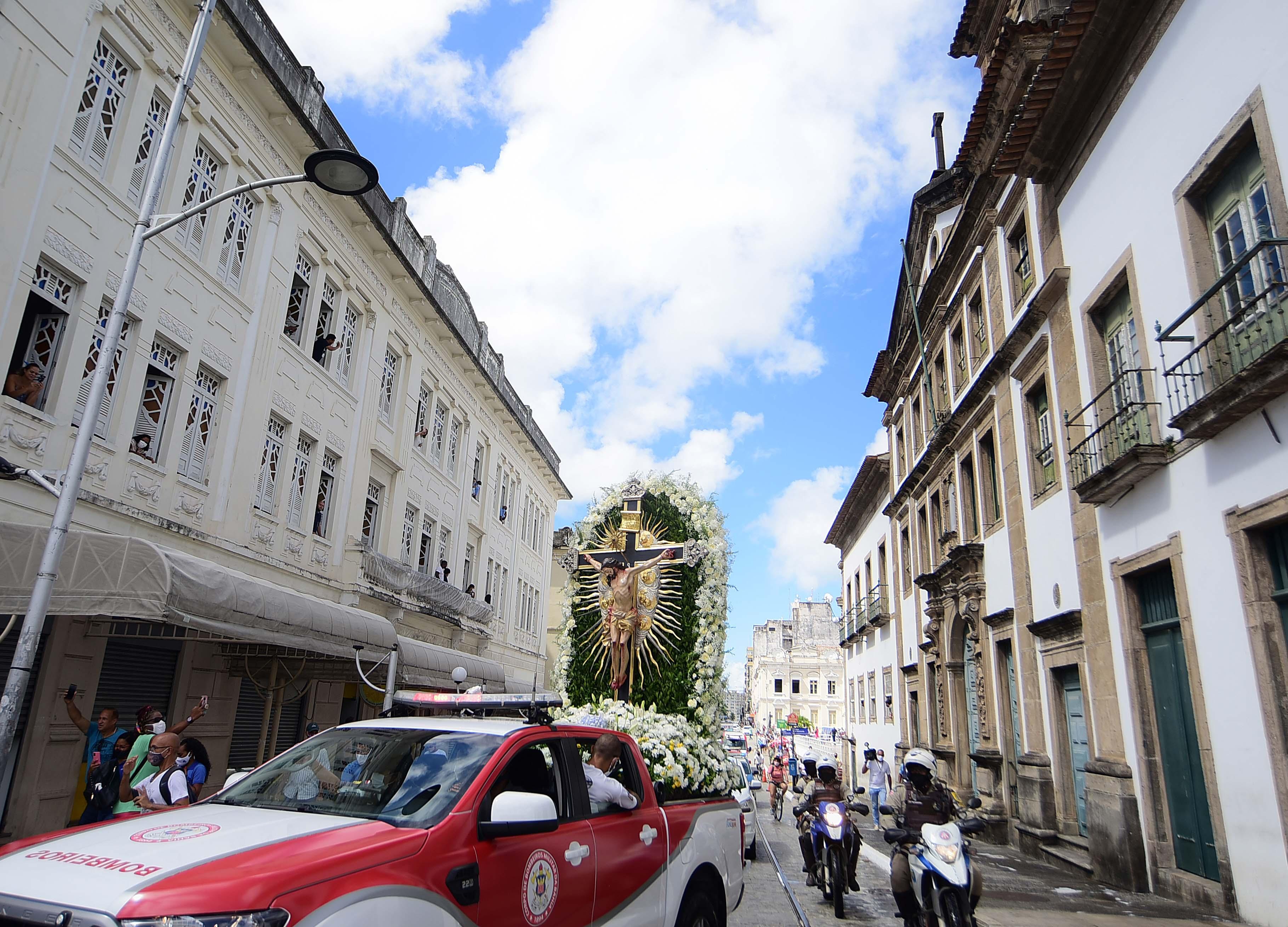 A imagem foi saudada por uma salva de palmas