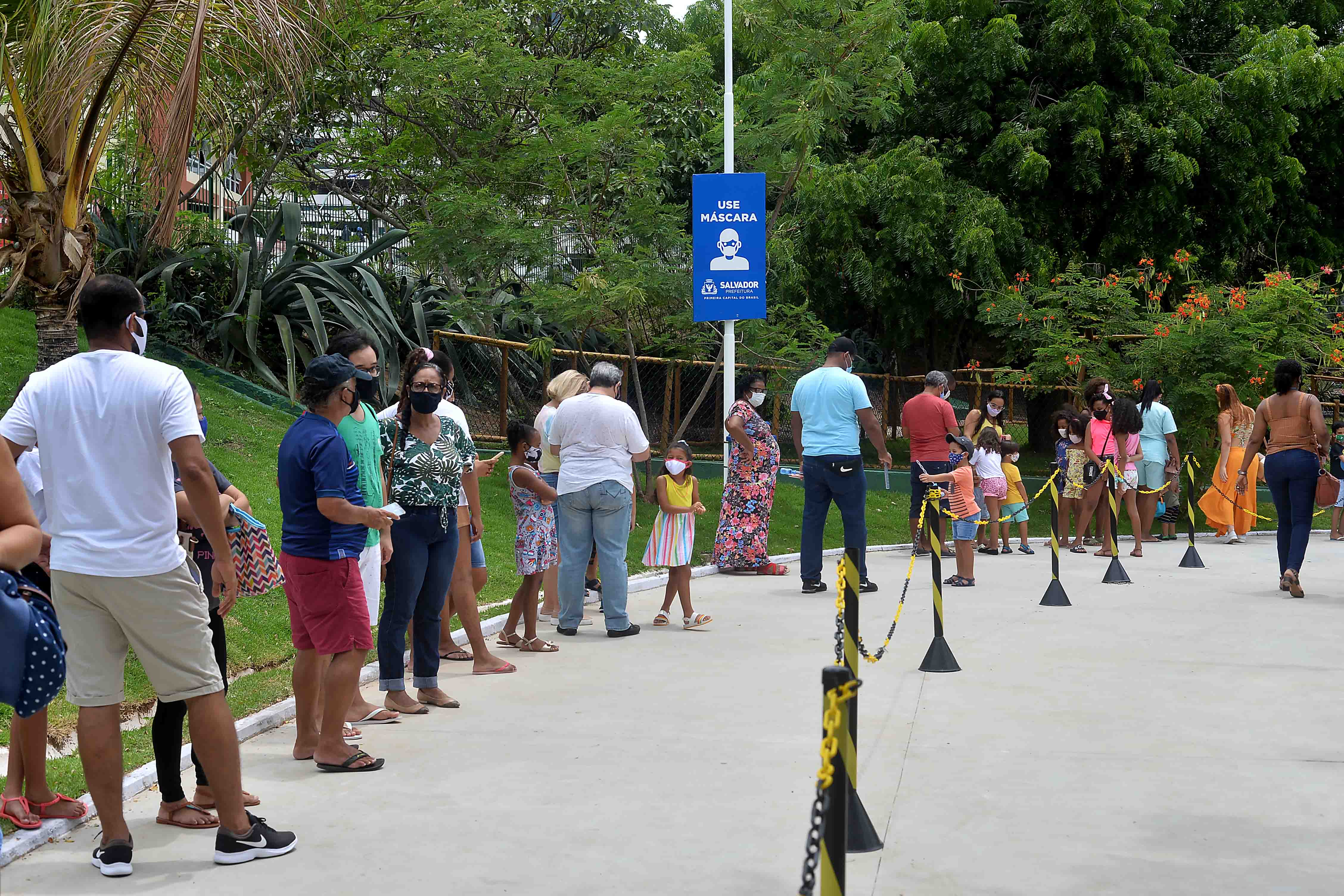Visita agendada ao Parque dos Dinossauros, no Stiep