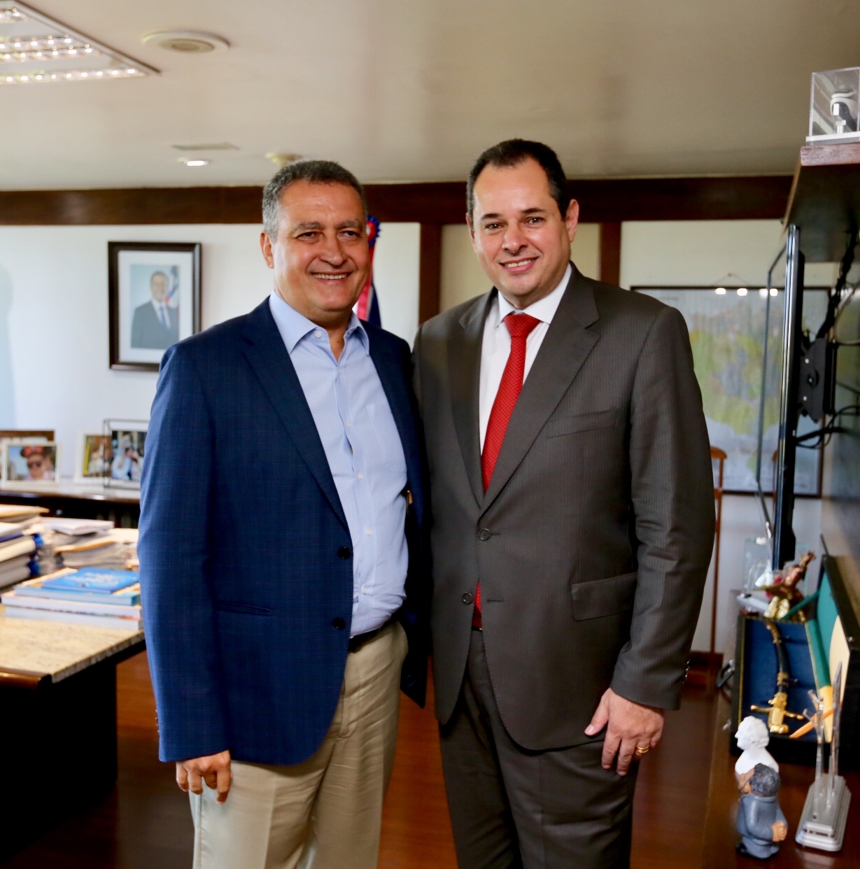 O projeto estabelece normas para destinação de bens imóveis do Estado, com o intuito de viabilizar empreendimentos industriais, comerciais e de serviços, inclusive mediante parcerias com o setor privado O projeto estabelece normas para destinação de bens imóveis do Estado, com o intuito de viabilizar empreendimentos industriais, comerciais e de serviços, inclusive mediante parcerias com o setor privado