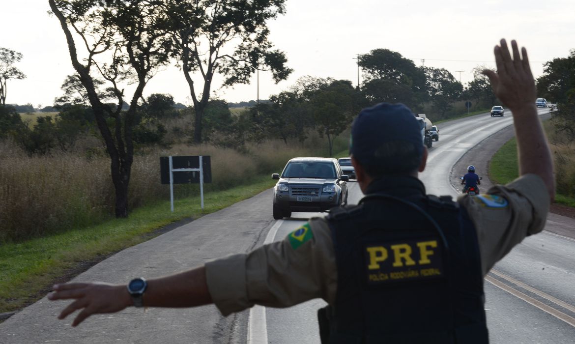 Sob Bolsonaro, PRF mira operações violentas e fragiliza fiscalização de rodovias