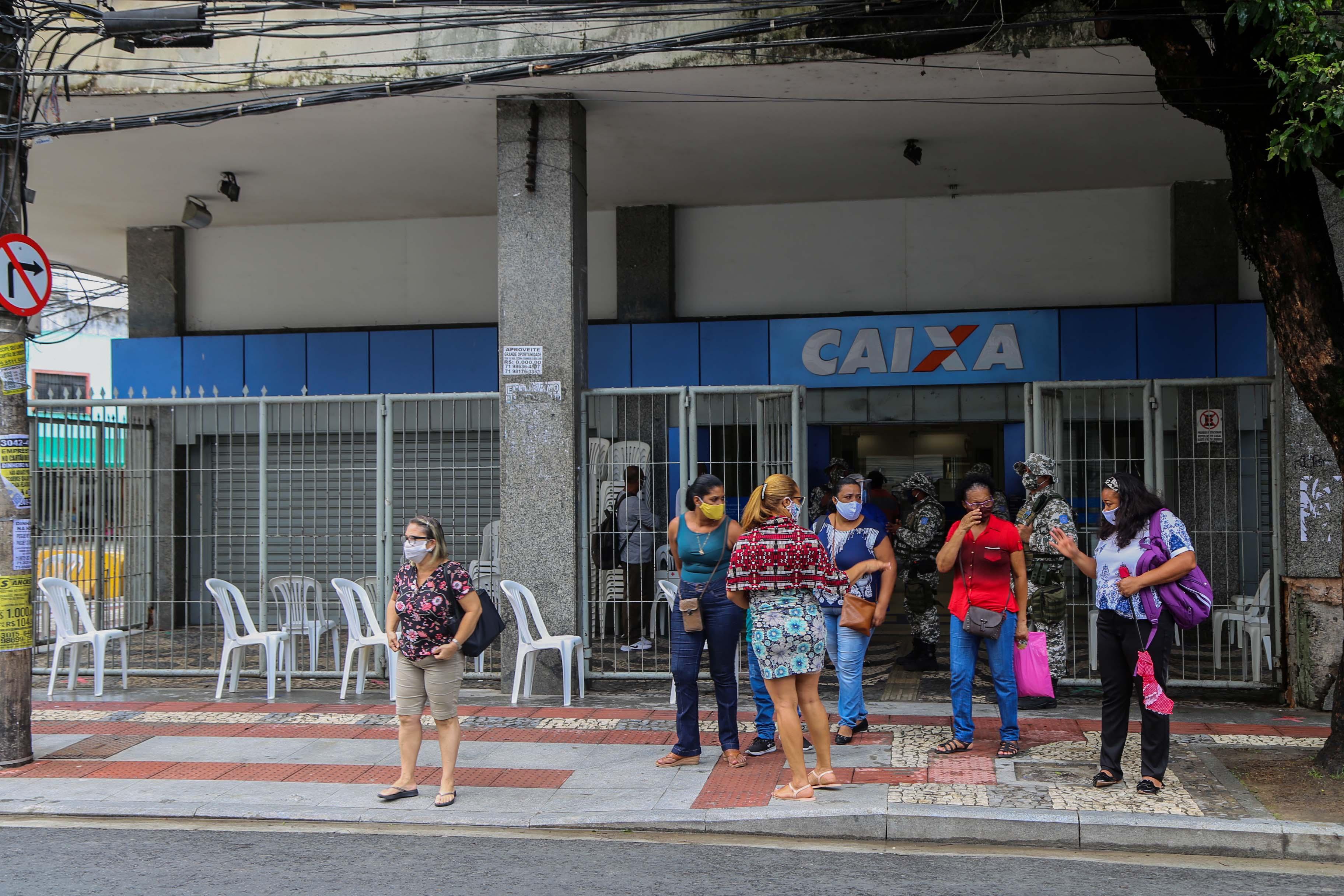 Número de desalentados se aproxima de 6 milhões no primeiro ano de coronavírus no país Número de desalentados se aproxima de 6 milhões no primeiro ano de coronavírus no país