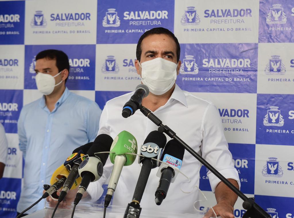 O secretário municipal da Saúde, Leo Prates, e o prefeito Bruno Reis