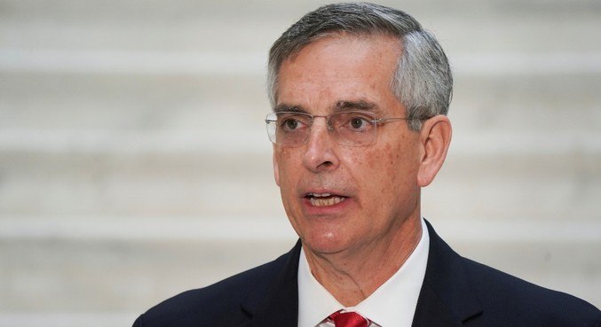Secretário de Estado da Geórgia, Brad Raffensperger tem confrontado as afirmações do presidente de que sua derrota nas eleições foi resultado de uma fraude generalizada. 'A verdade importa', diz ele