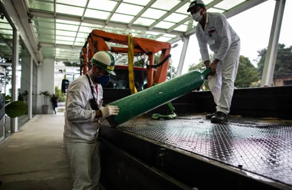 Anvisa publicou na noite de sexta-feira (19) medidas excepcionais para aumentar o acesso a oxigênio no sistema de saúde