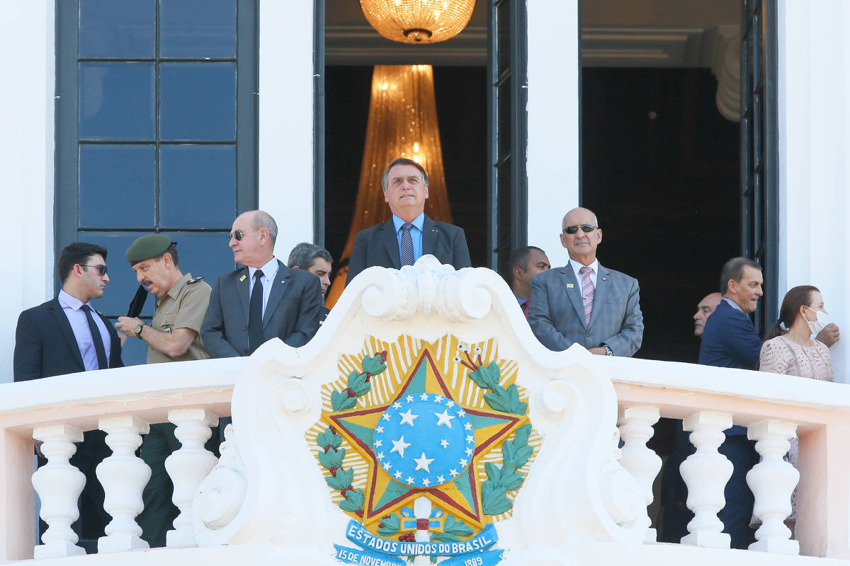 Portaria distorce decisão do STF em benefício de militares, em especial, os generais; vice-presidente Hamilton Mourão receberia mais de R$ 63 mil mensais