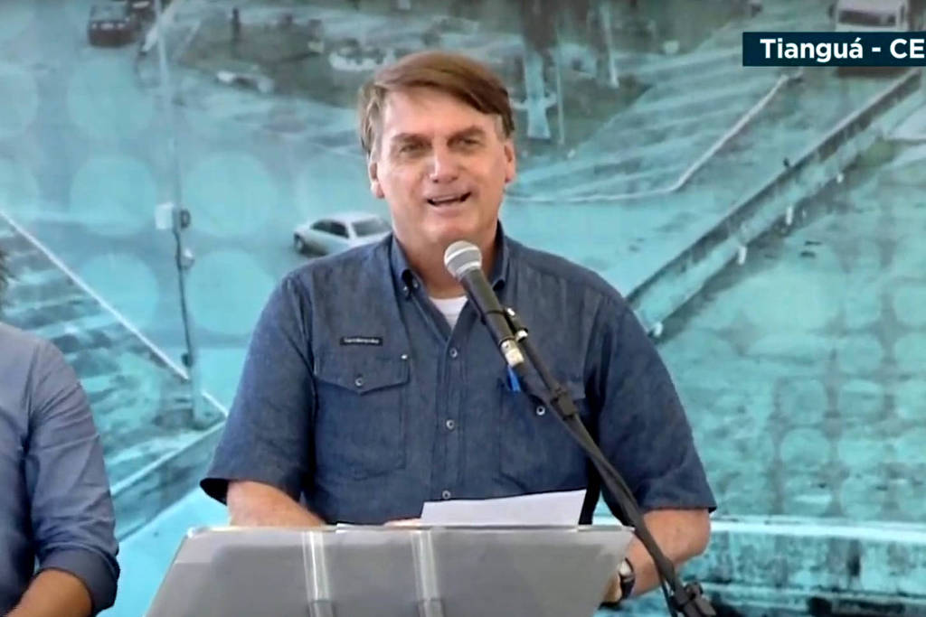 O presidente Jair Bolsonaro em discurso em Tianguá (CE)