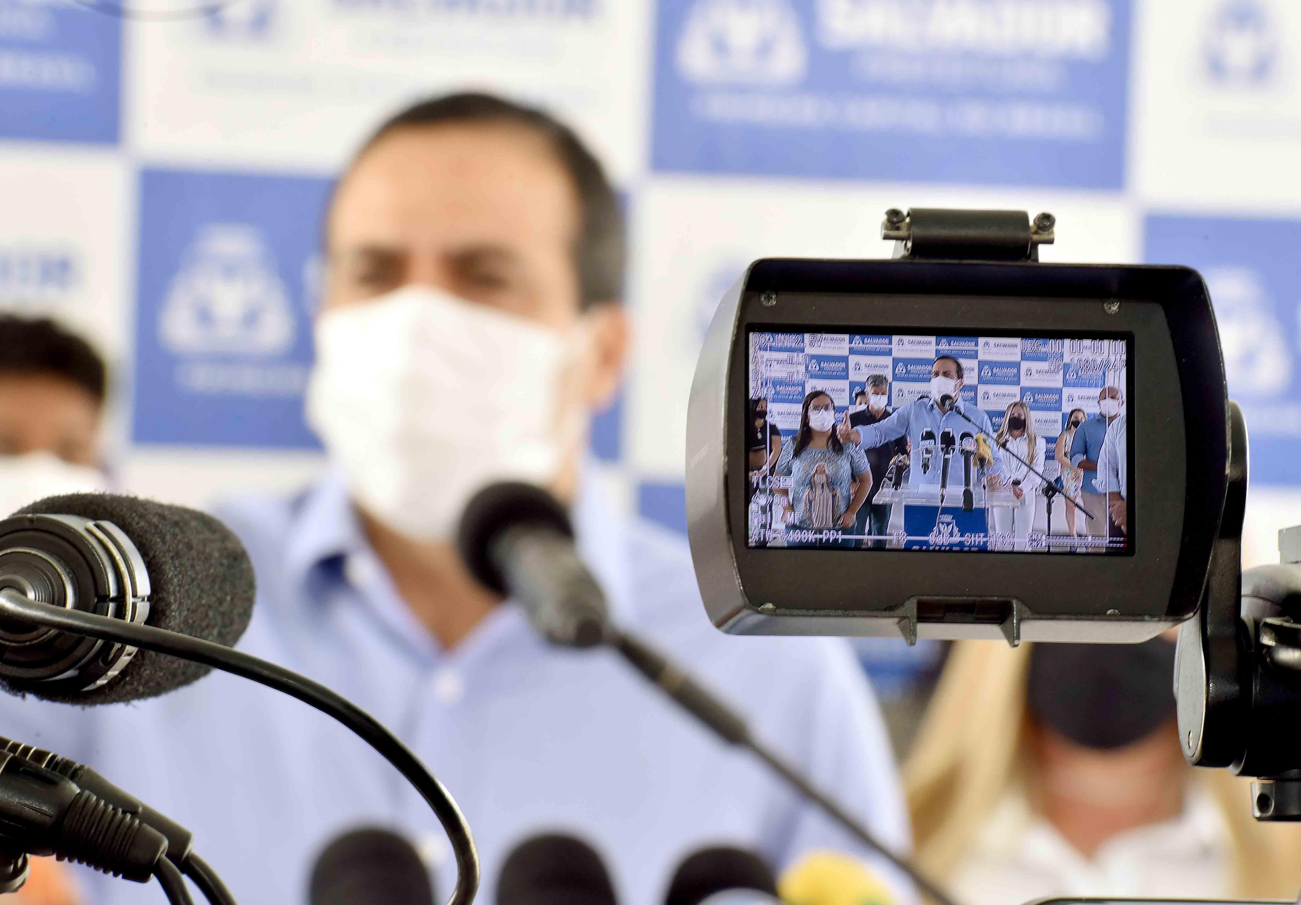 Além desses cinco serviços, o usuário do Fala Salvador Cidadão pode solicitar também a retirada de cadáveres de animais de grande porte da via pública Além desses cinco serviços, o usuário do Fala Salvador Cidadão pode solicitar também a retirada de cadáveres de animais de grande porte da via pública
