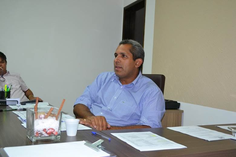 Na imagem, o prefeito Wilker Oliveira Torres