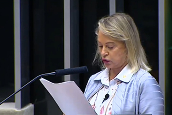 Relatora do caso do deputado Daniel Silveira (PSL-RJ), preso por ordem do Supremo Tribunal Federal (STF), a deputada Magda Mofatto (PL-GO)