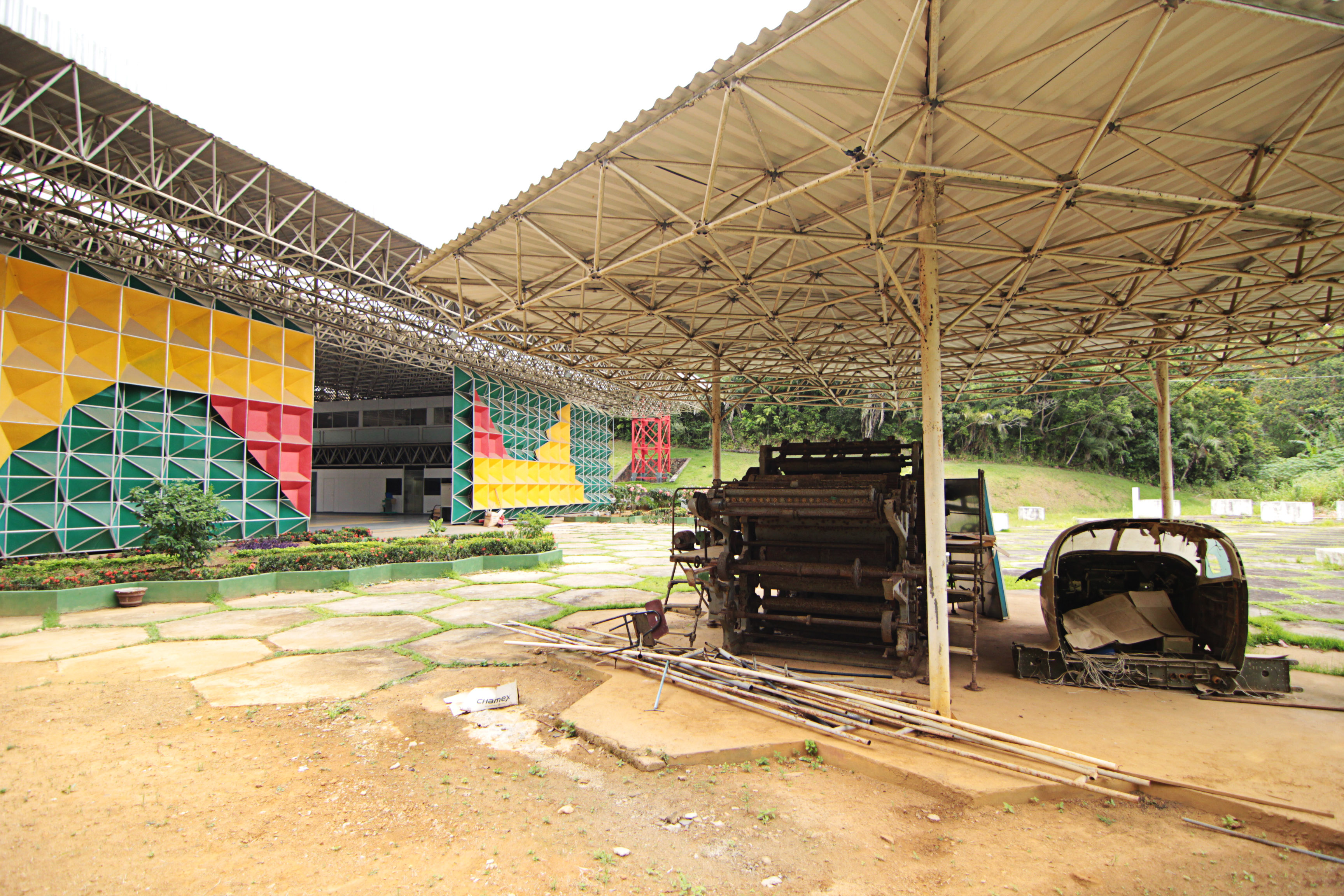 Museu da Ciência e Tecnologia, instalado no bairro do Imbuí na gestão do governador Roberto Santos Museu da Ciência e Tecnologia, instalado no bairro do Imbuí na gestão do governador Roberto Santos