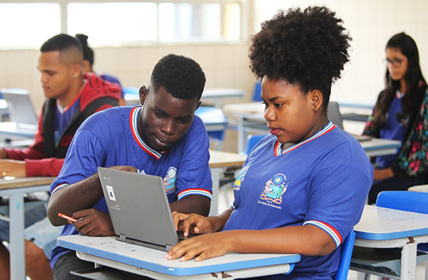 Programa Mais Estudo no âmbito das escolas da rede estadual de ensino