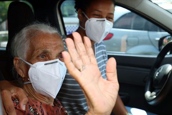 Salvador inicia, nesta segunda-feira (30), a aplicação da terceira dose de reforço da vacina contra Covid-19 nos idosos com 80 anos ou mais