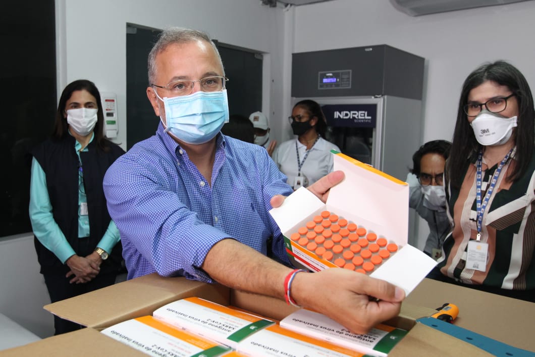 Na imagem, o secretário da Saúde do Estado, Fábio Vilas-Boas