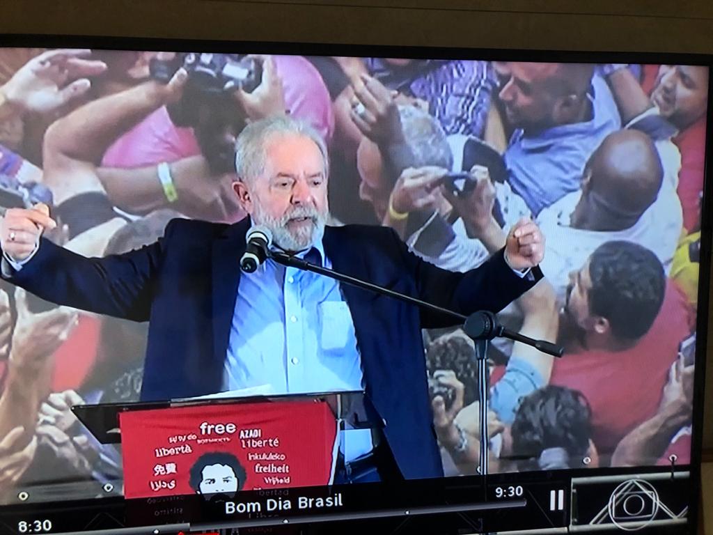 Em grande parte da conversa, Lula também criticou as ações da Lava Jato que levaram a sua prisão em 2018 Em grande parte da conversa, Lula também criticou as ações da Lava Jato que levaram a sua prisão em 2018