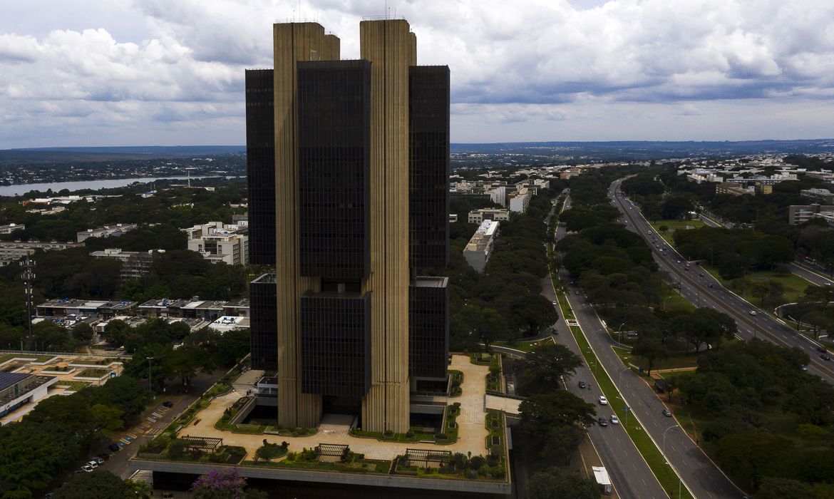 Queda na atividade será menos profunda seguida por recuperação rápida Queda na atividade será menos profunda seguida por recuperação rápida