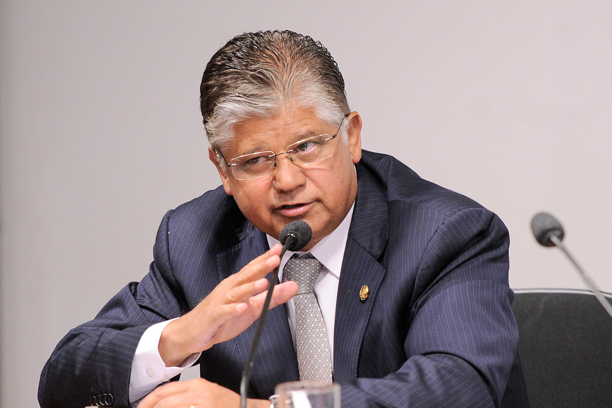 Na imagem, o ex-senador Clesio Andrade Na imagem, o ex-senador Clesio Andrade