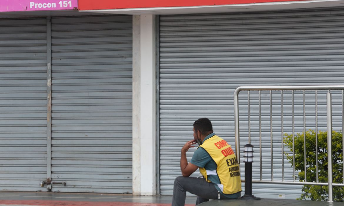 Medidas restritivas encerram atividades comerciais Medidas restritivas encerram atividades comerciais