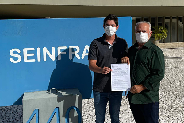 O deputado estadual Marcelinho Veiga e o prefeito de Sátiro Dias Pedrito Cruz O deputado estadual Marcelinho Veiga e o prefeito de Sátiro Dias Pedrito Cruz