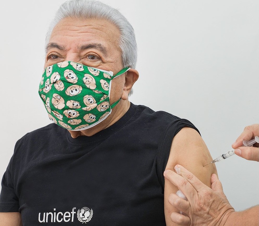 Cartunista Maurício de Sousa é imunizado contra o coronavírus 