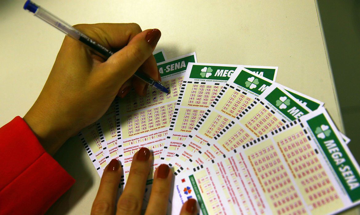 Mais de 100 apostadores acertaram cinco dezenas Mais de 100 apostadores acertaram cinco dezenas