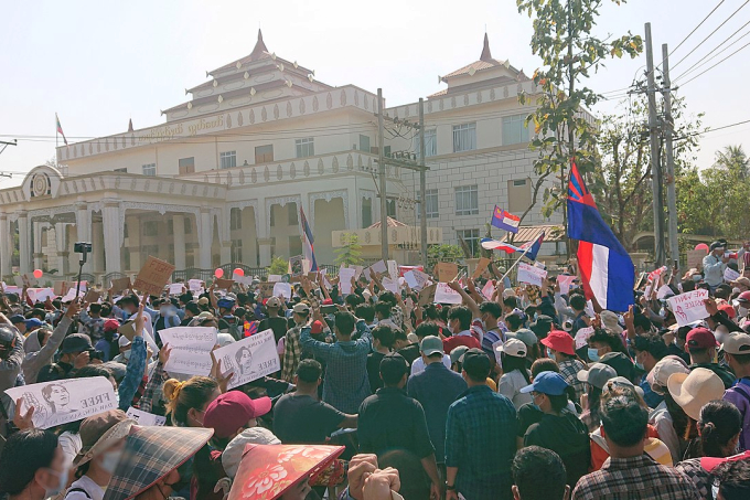 Myanmar passa por turbulência política Myanmar passa por turbulência política