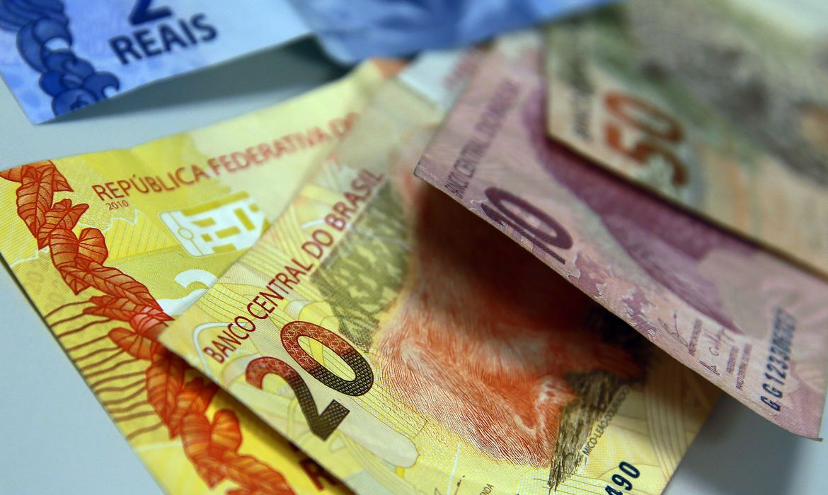 União arrecadou R$ 127,74 bilhões no mês passado