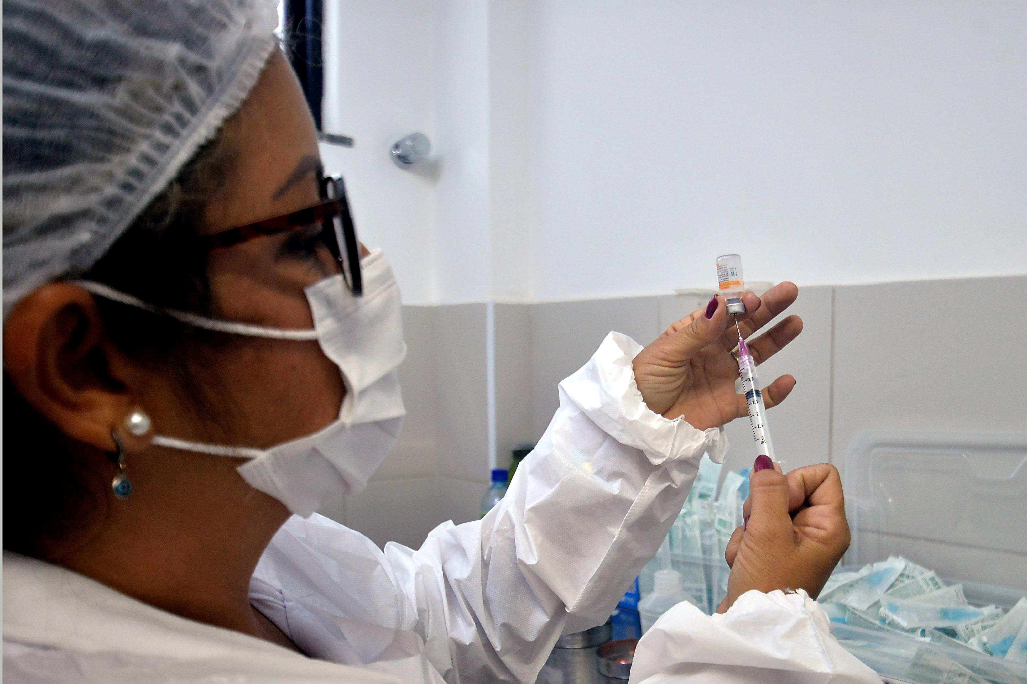 Uma vez diagnosticado, o indivíduo não poderá fazer o uso da vacina