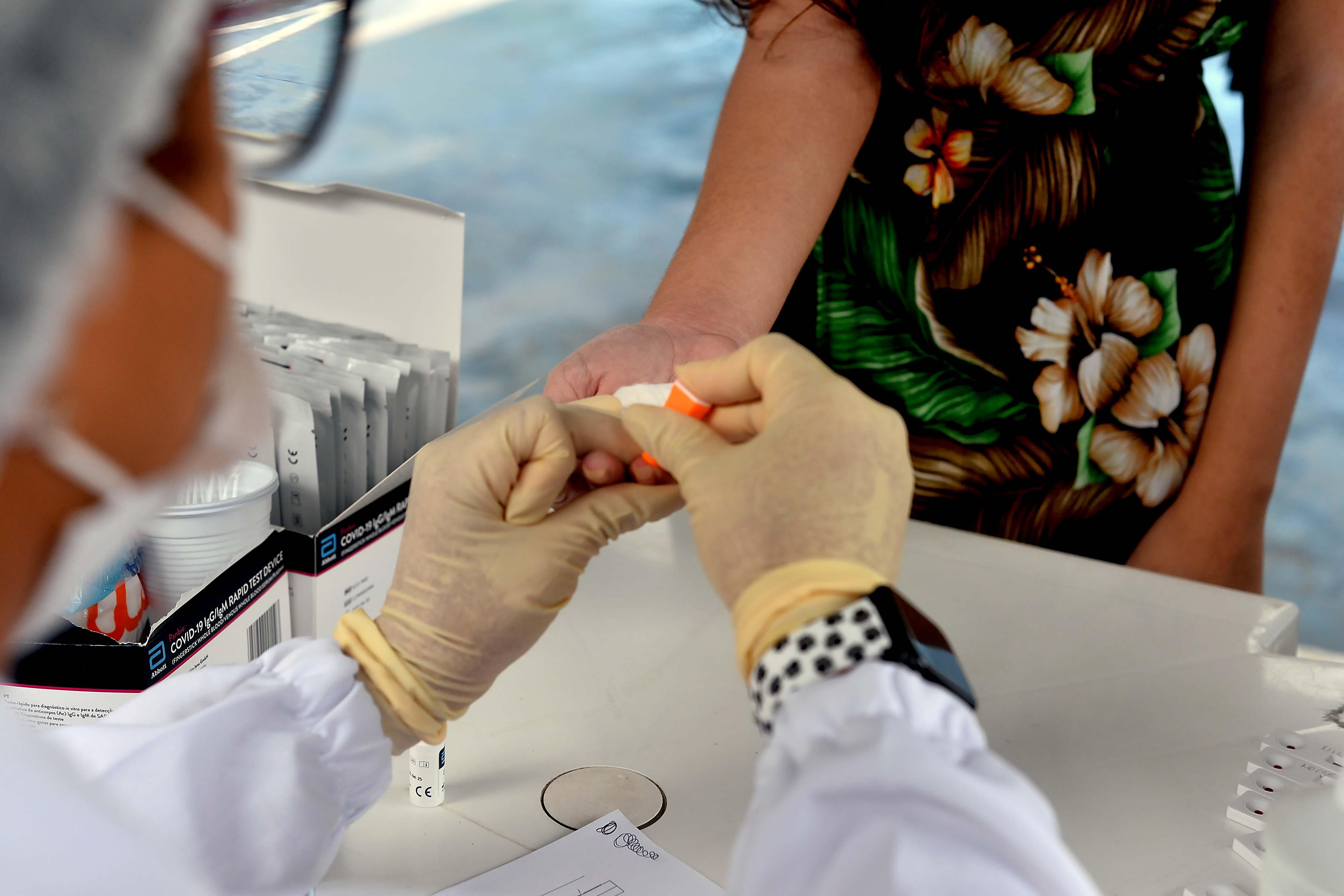 Os casos positivos serão encaminhados para avaliação médica realizada no próprio local Os casos positivos serão encaminhados para avaliação médica realizada no próprio local