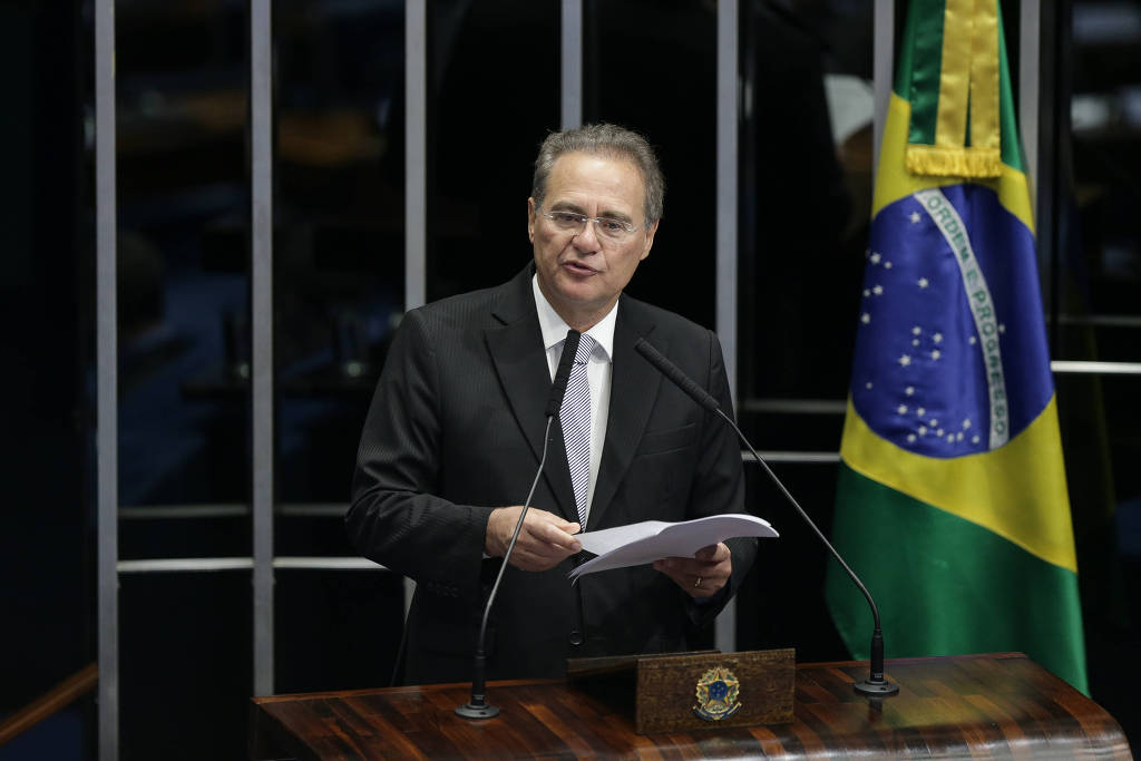 O senador Renan Calheiros durante sessão solene do Senado, em Brasília