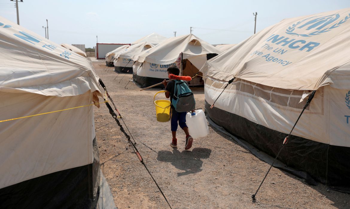 País vive crise humanitária provocada por colapso econômico