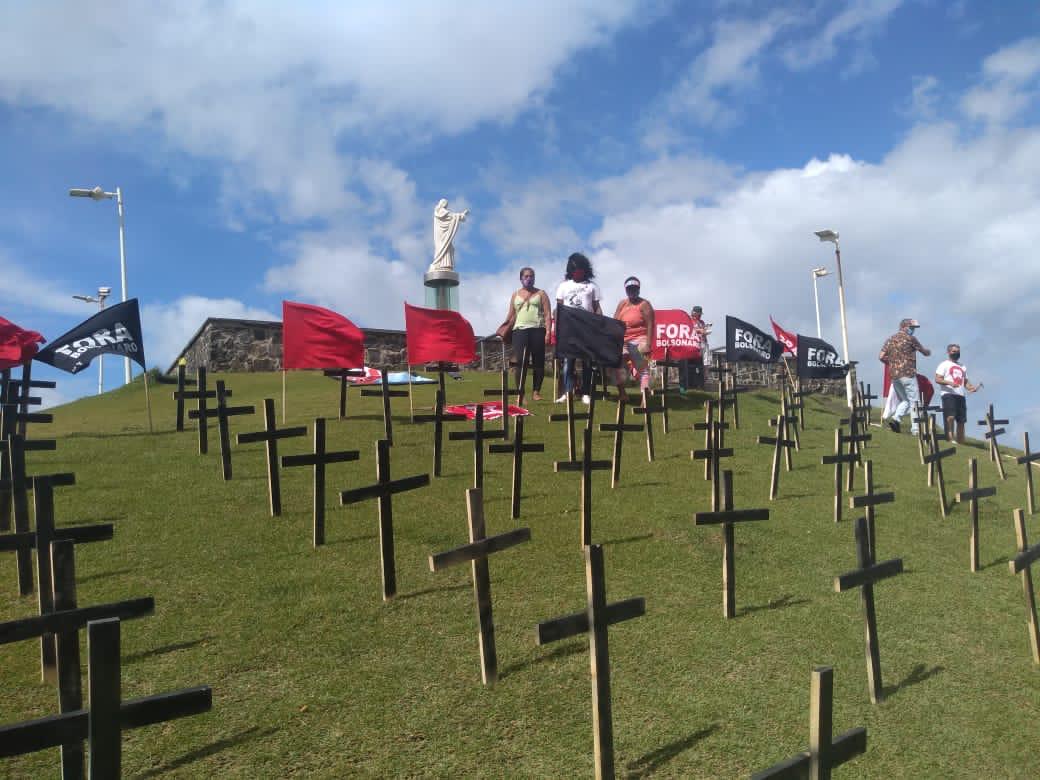 Entidades de defesa dos trabalhadores protestam contra mortes por COVID-19