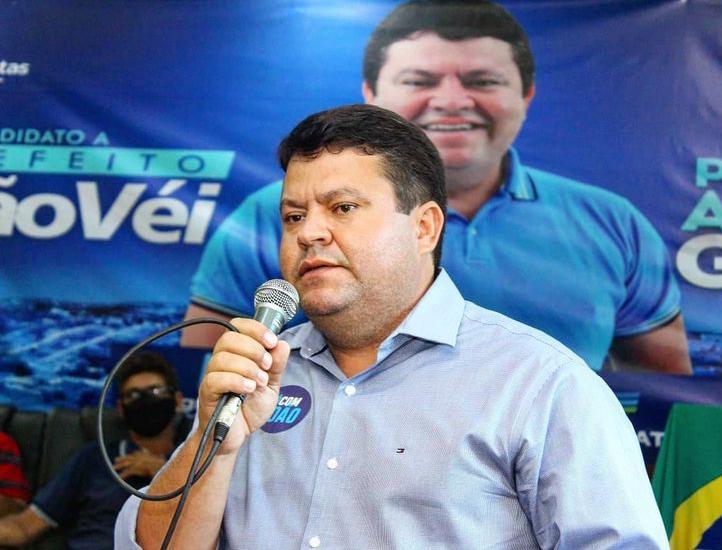 Na imagem, José Freitas de Santana Junior, conhecido como João Vei, do PP  