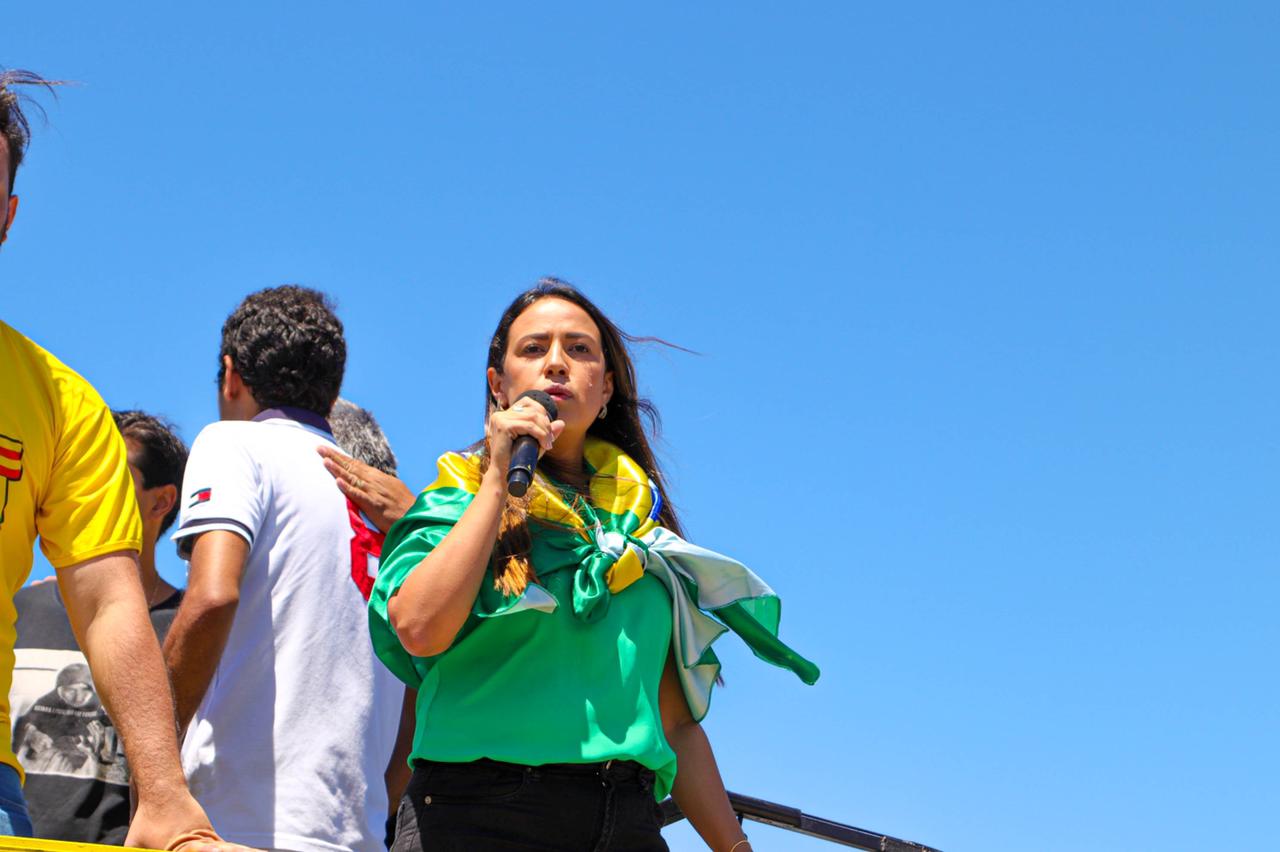 Na imagem, a deputada estadual Talita Oliveira, do PSL